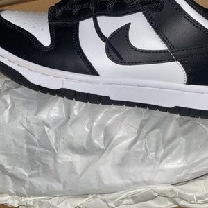 Panda dunks